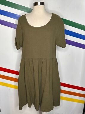 Tuesday of California Muffy babydoll dress size medium Dried Oregano